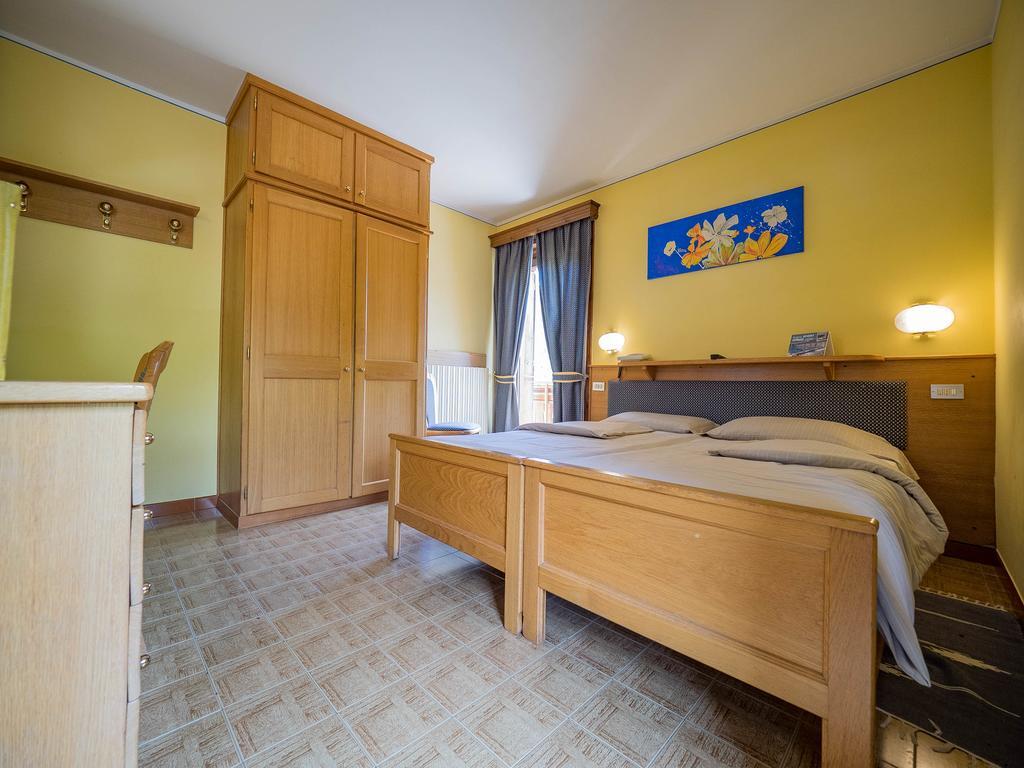Hotel Baita Della Luna Ливиньо Экстерьер фото