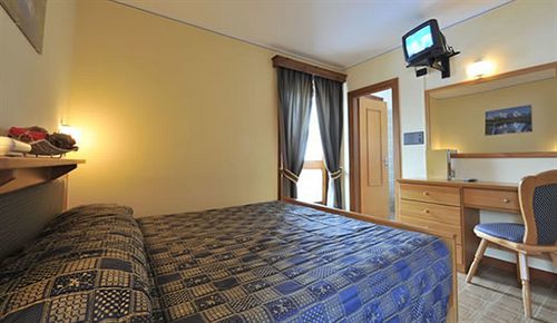 Hotel Baita Della Luna Ливиньо Экстерьер фото